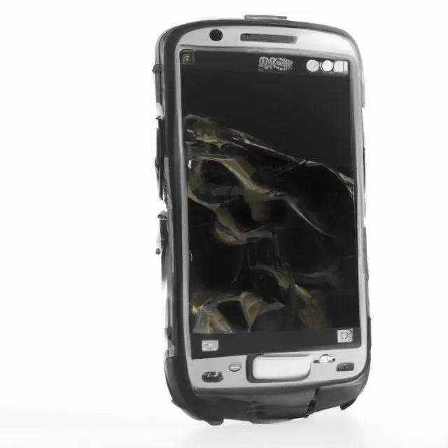 Telefony do pracy w trudnych warunkach - jakie cechy powinien mieć telefon do pracy?