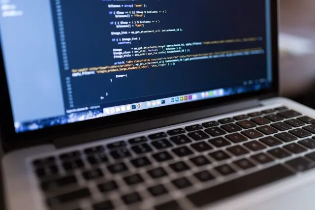 Jak zrobić stronę internetową HTML w notatniku?